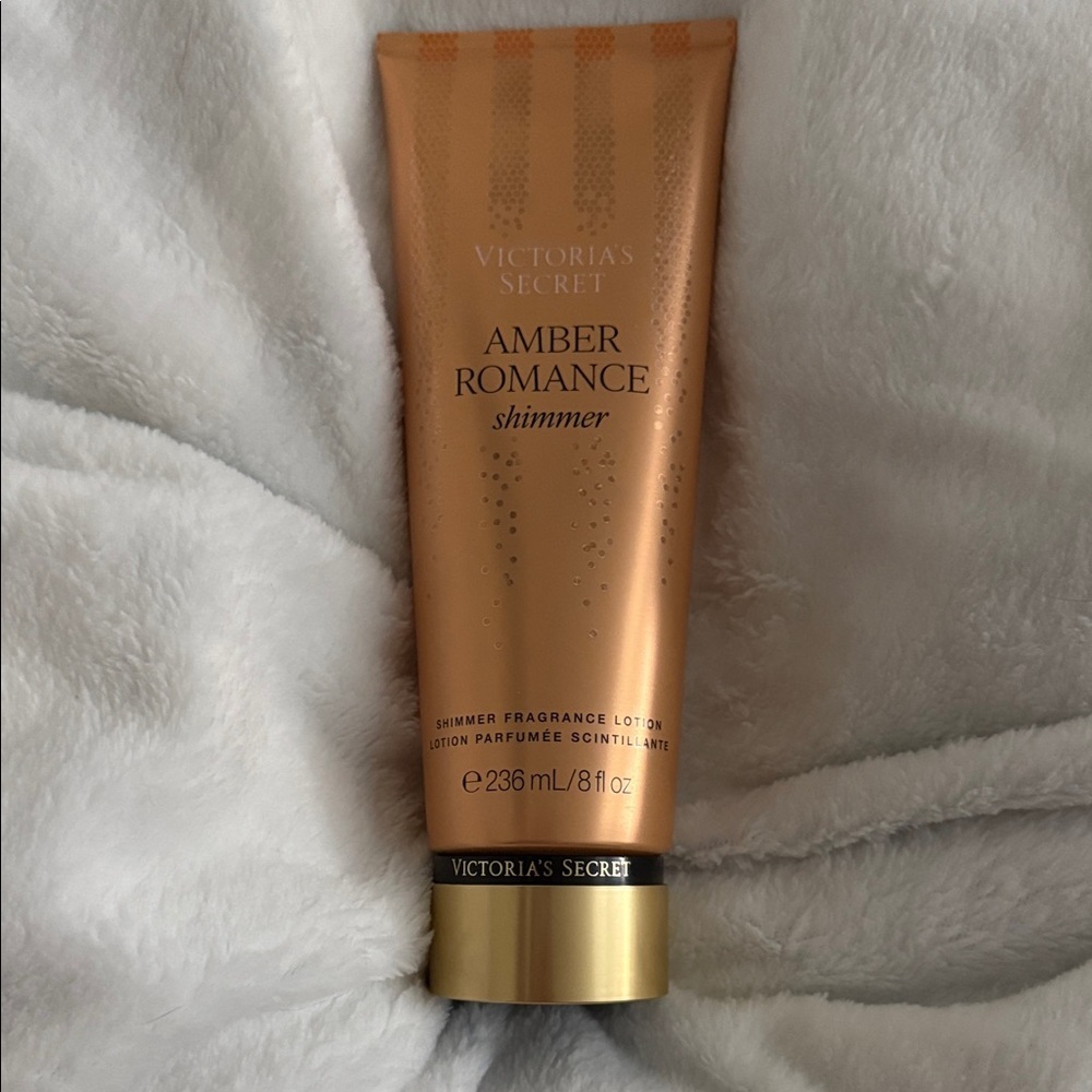 Victoria's Secret Amber Romance Shimmer Lotion - Gold